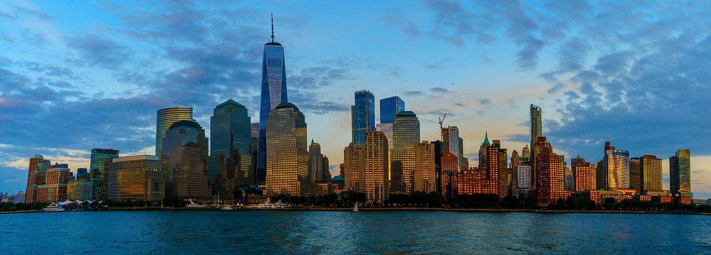 Panoramic skyline architecture photograph of Lower Manhattan by Jordan Licon