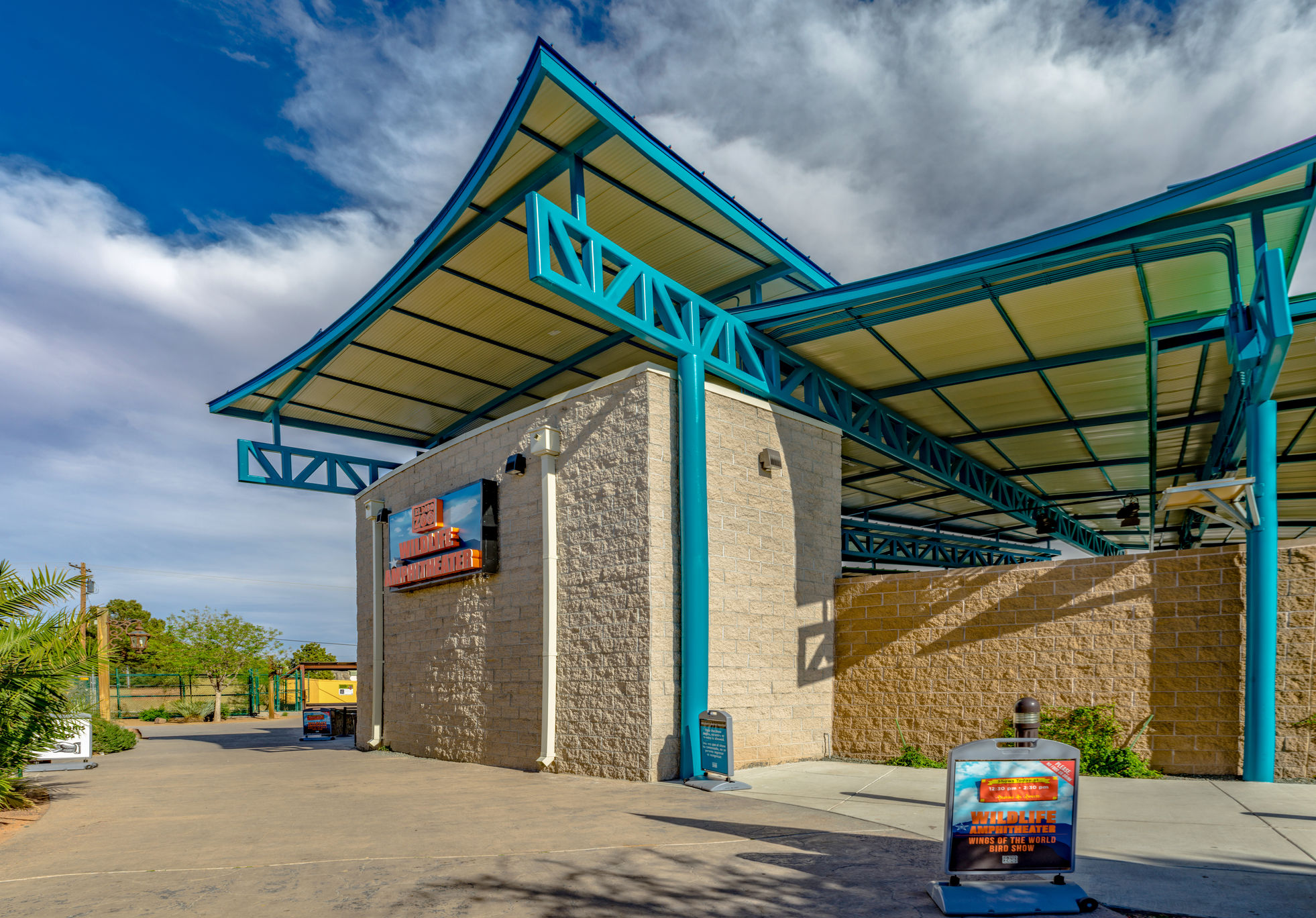 El Paso Zoo Bird Show architectural photography image 1 by Jordan Licon